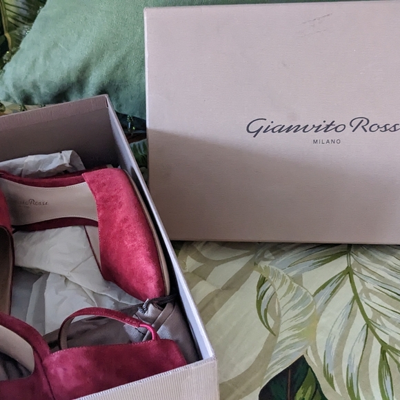 Designer Shoes - Picture 2 of 5